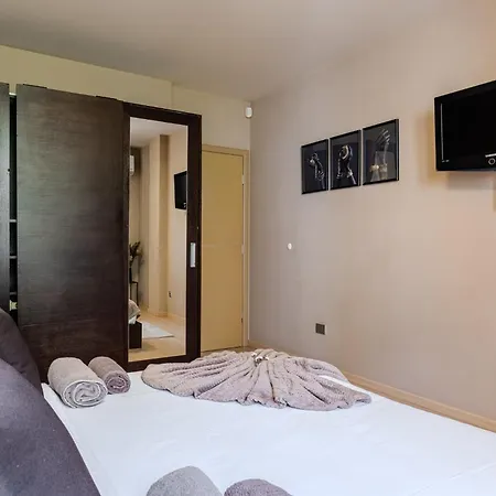 Dimora Serenity, 2bdr , Ndk, Garage & Parking * Sofia